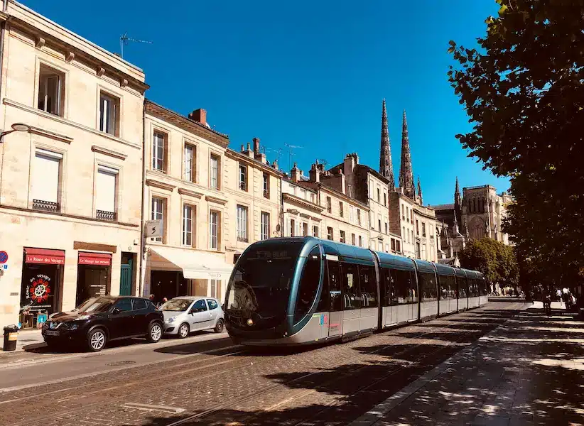 Parcours running dans le quartier des Chartrons à Bordeaux, le long des rails du tram